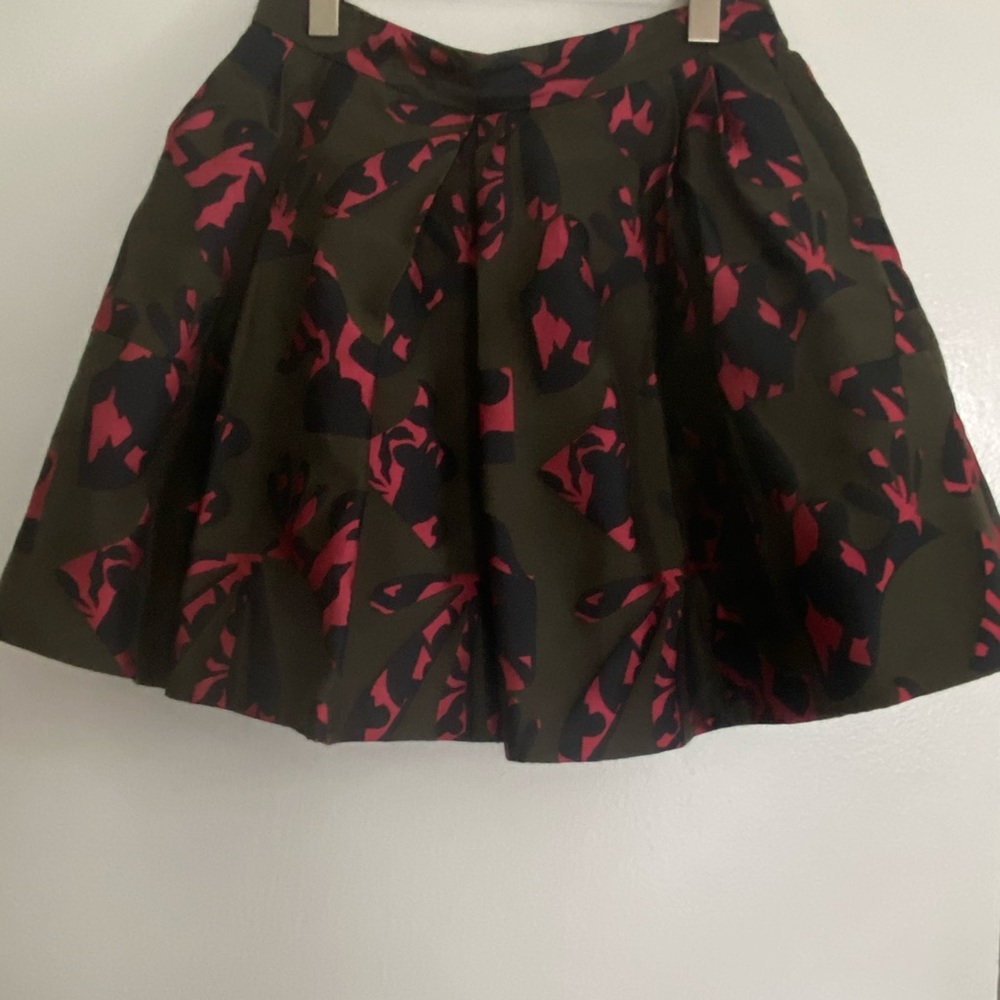 Olive mini flirty skirt